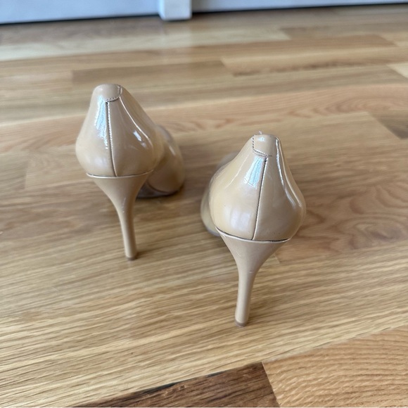 Jessica Simpson Nude Pump - Picture 3 of 8